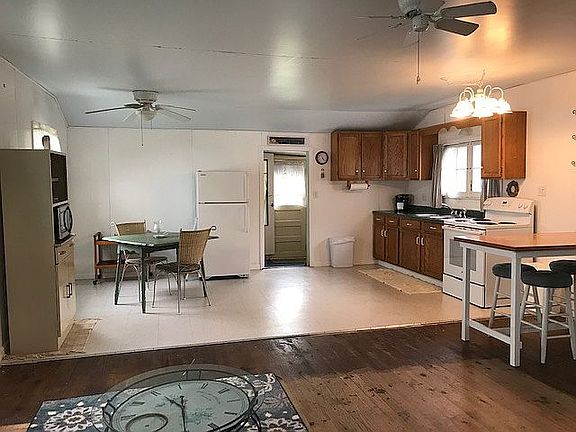 5th image of 21 Park Circle Dr