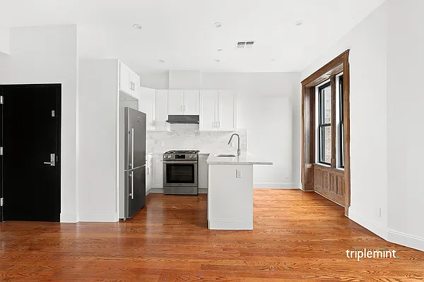 Sold by Triplemint | media 2