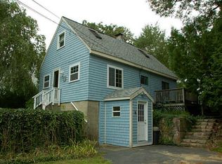 40 Laurel St, Ashaway, RI 02804