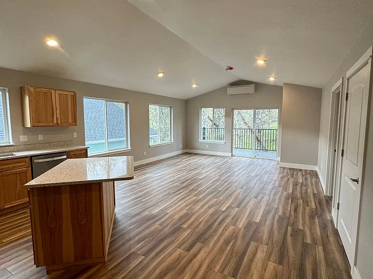 1750 NE Alameda Ave — Photo 3