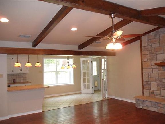 2nd image of 1414 Hideaway Ln W