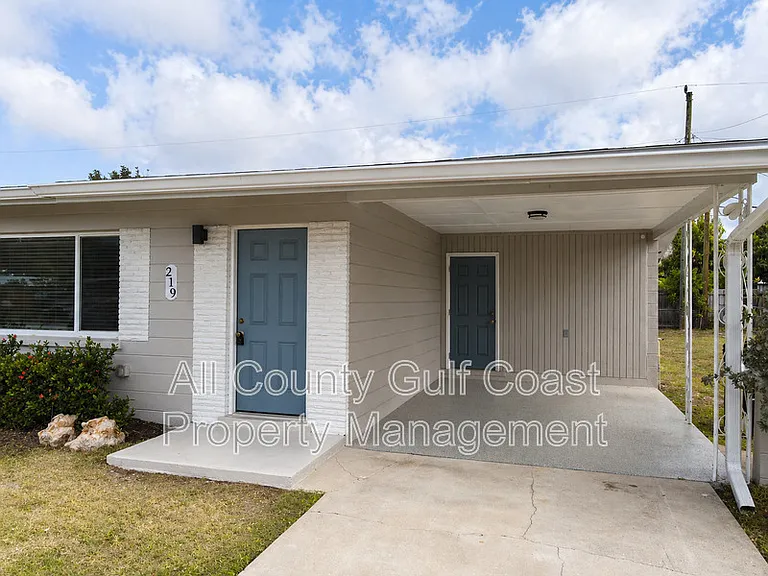 219 Glen Oak Rd — Photo 2