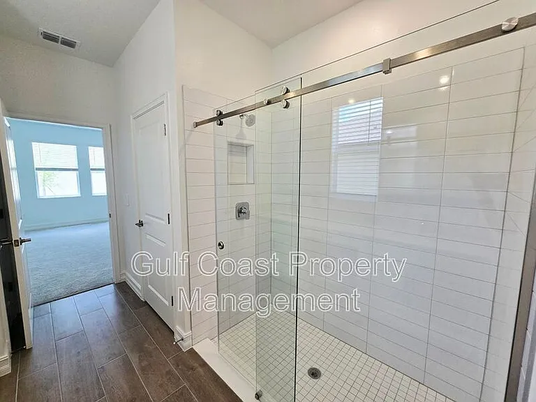 11757 71st Ave E — Photo 17