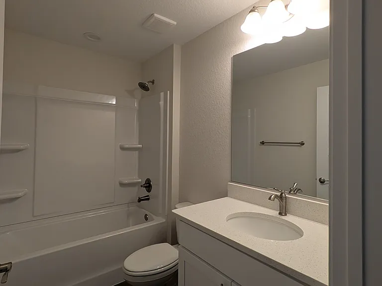 387 E Caldwell Dr — Photo 3