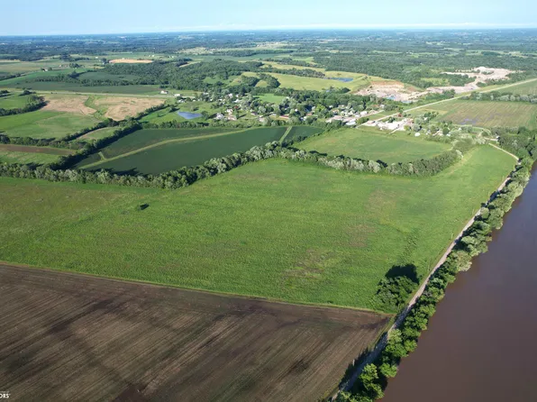 Hawk Dr, Douds, IA 52551