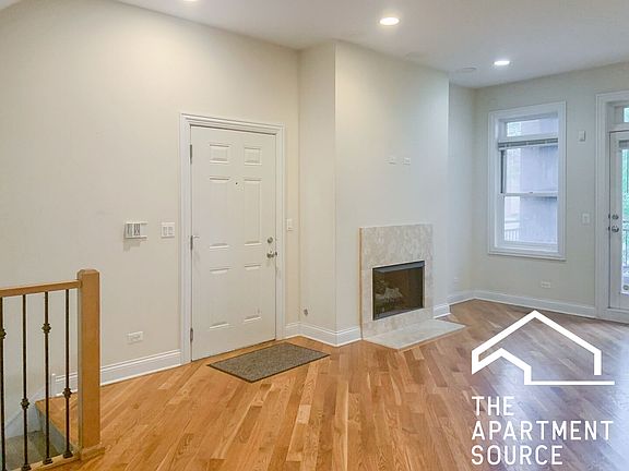 5th image of 2334 N Greenview Ave APT 1