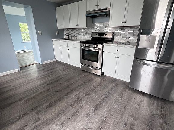 5th image of 307 Fairview St APT 2