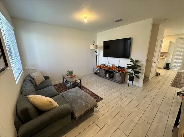 1030 SE 23rd Ter #1030, Homestead, FL 33035