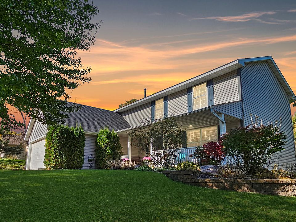 1st image of 10300 Oakhill Ct