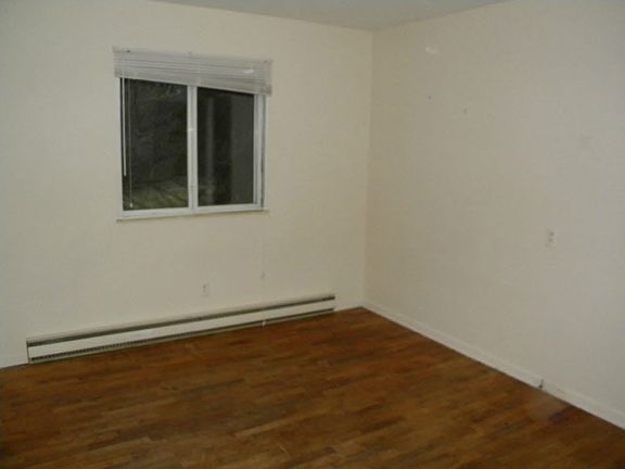 4th image of 1415 Swede Ave APT C