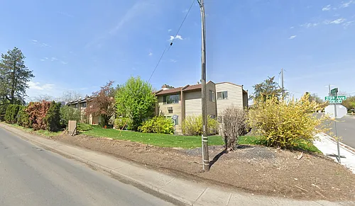 Spacious 2 Bed, 1 Bath on South Hill! Photo 1