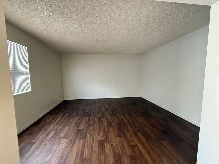 3205 E Earll Dr — Photo 13