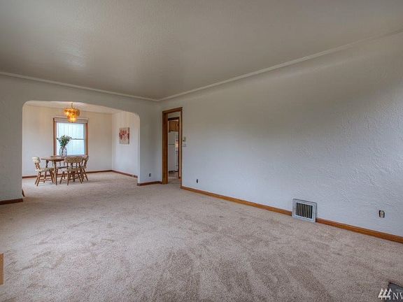 4th image of 5502 S Cushman Ave