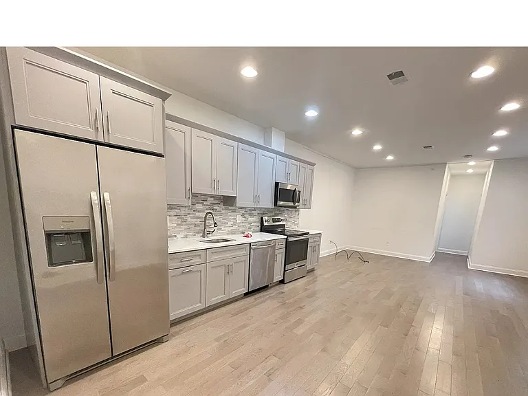 657 N 35th St — Photo 13