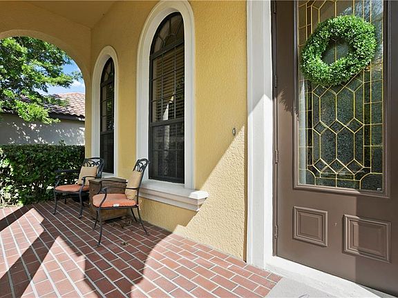 3rd image of 20357 Chestnut Grove Dr