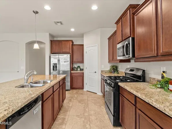 2953 E TONTO Drive, Gilbert, AZ 85298