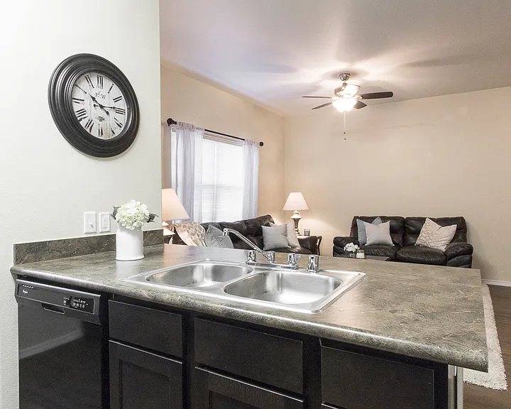 500 S Yarbrough Dr — Photo 14