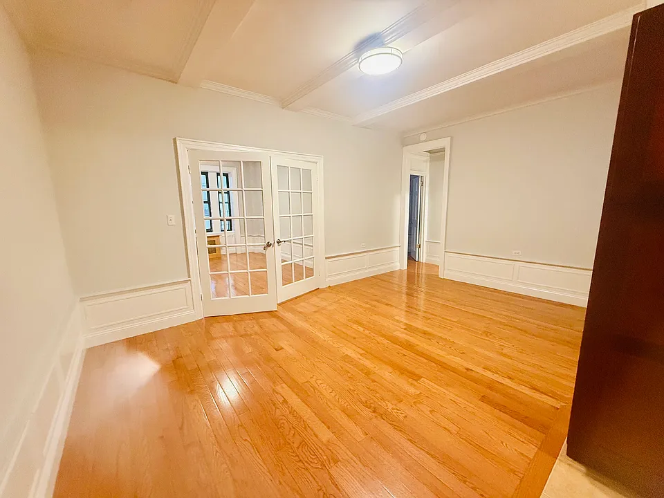 115 W 71st St #3B
