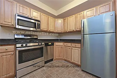 Rented by R New York