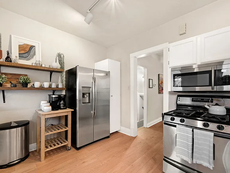228 S Logan St — Photo 9