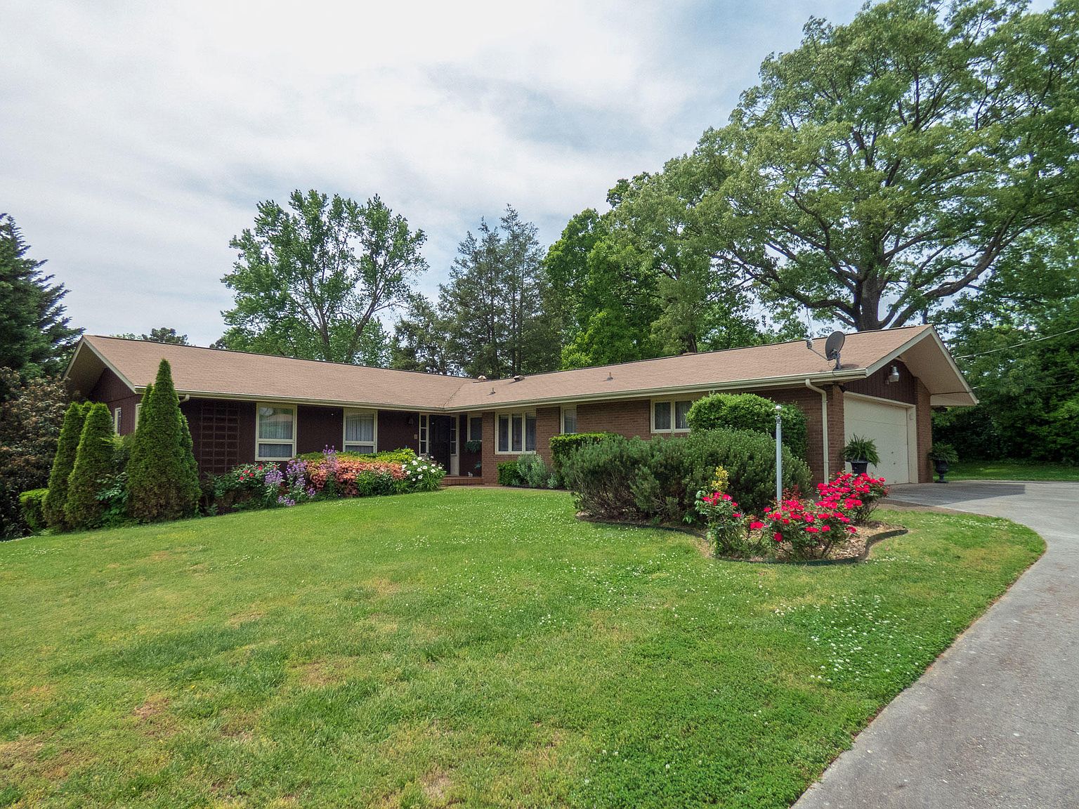 8605 Wimbledon Dr, Knoxville, TN 37923 Zillow