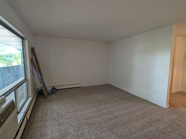 2290 S Oneida St #210