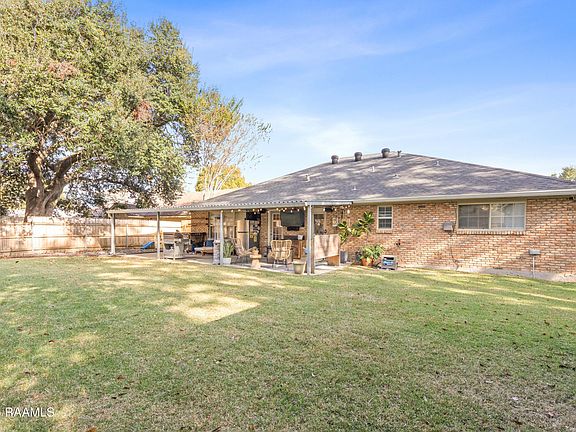 5th image of 422 Broadmoor Blvd