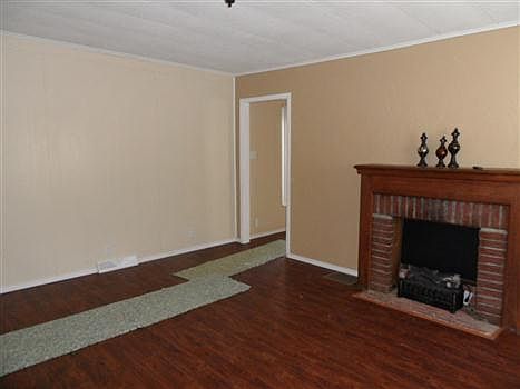 2nd image of 219 Washington Ave