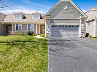 3244 Brook Harbour Dr, Rockford, IL 61114