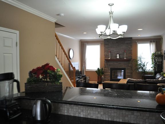 4th image of 217 Swathmore Dr #1