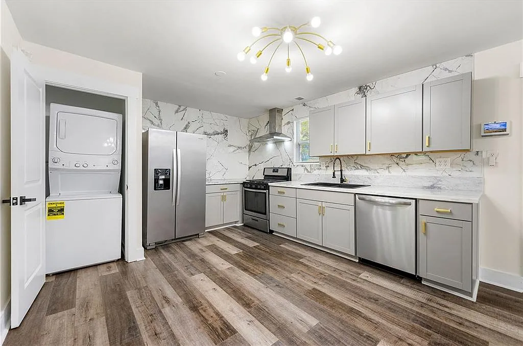 3 bed, 2.0 bath, 1080 sqft, $1,850 — Photo 4