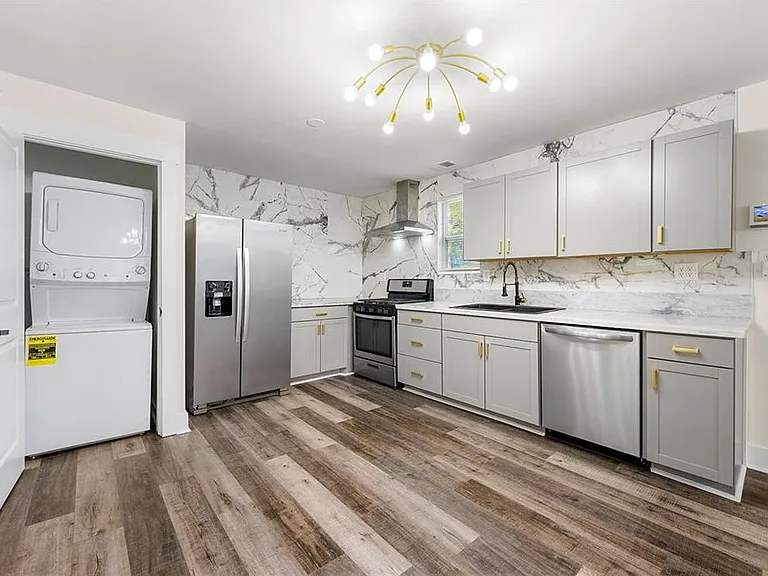 2222 Penelope St NW — Photo 8
