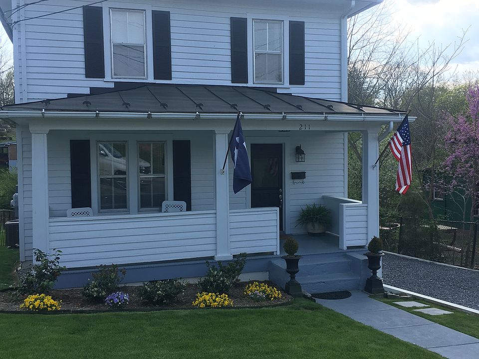 1st image of 211 Diamond St