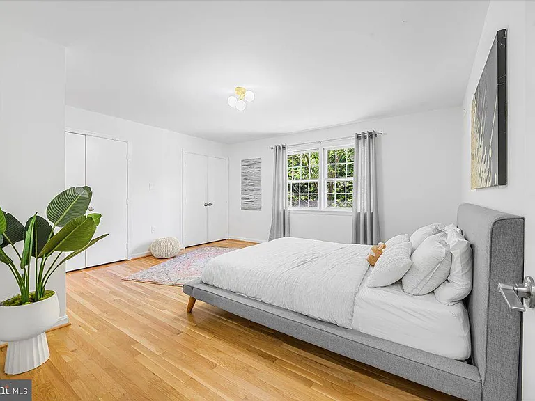 4025 N River St — Photo 38