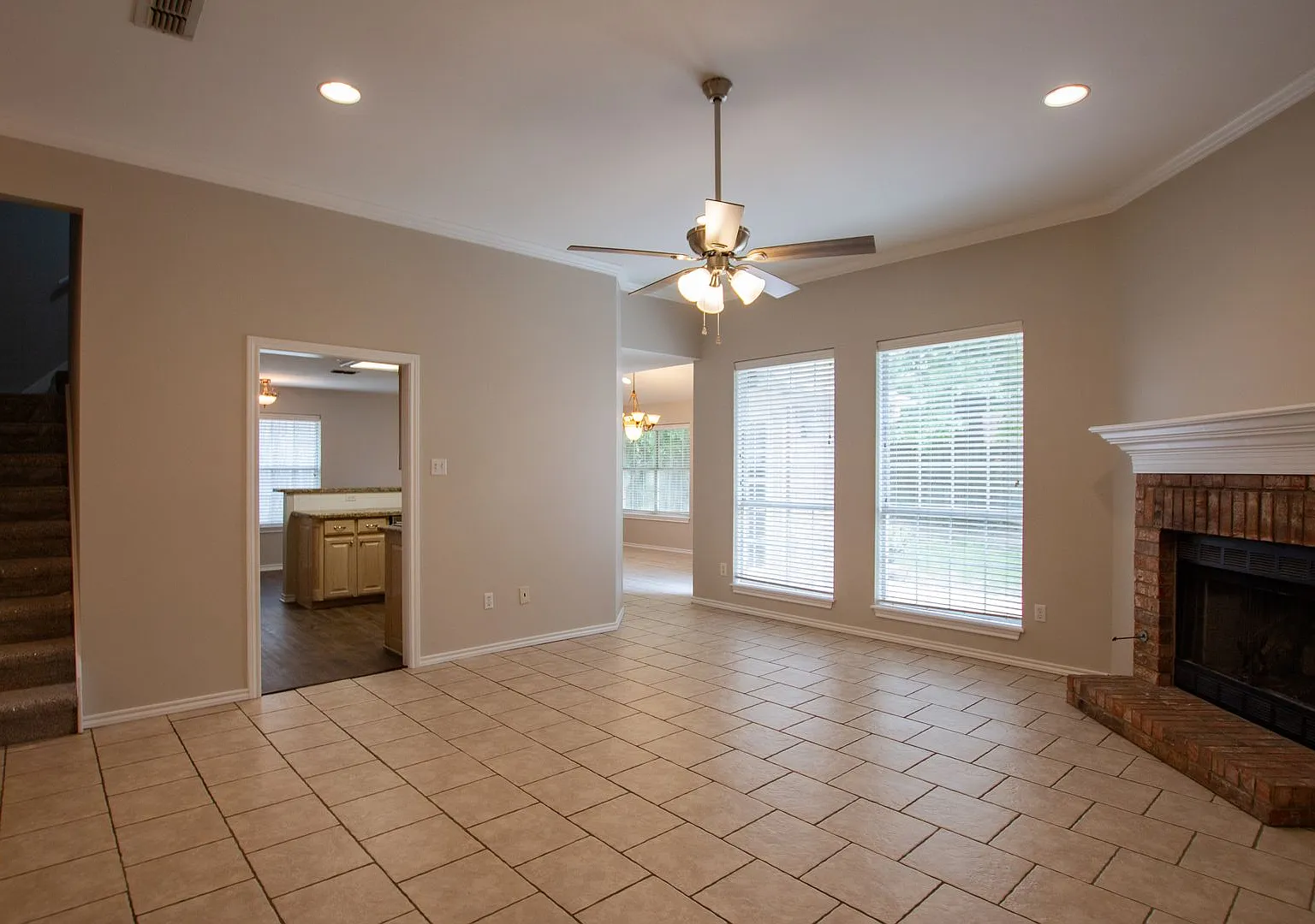 Stunning 4 Bedroom 3 Bath Home in Southeast Tyler! — Photo 3