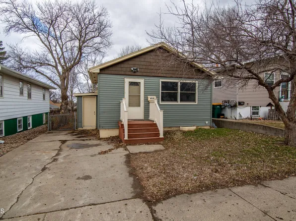 410 N 22nd St, Bismarck, ND 58501