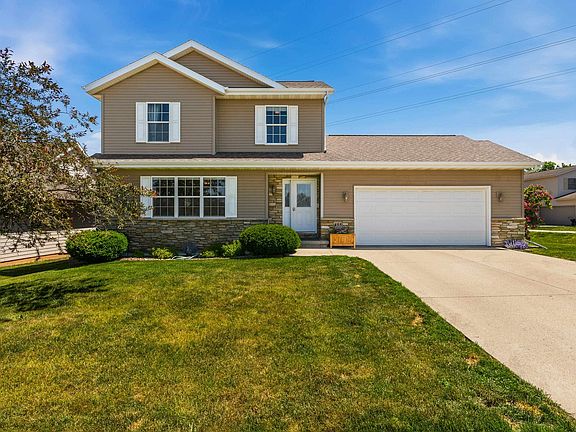 3rd image of 455 S Country Ln