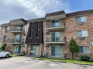 3050 178th St #2C, Lansing, IL 60438