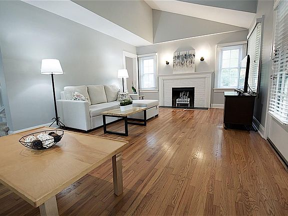 2nd image of 5706 N Haverford Ave
