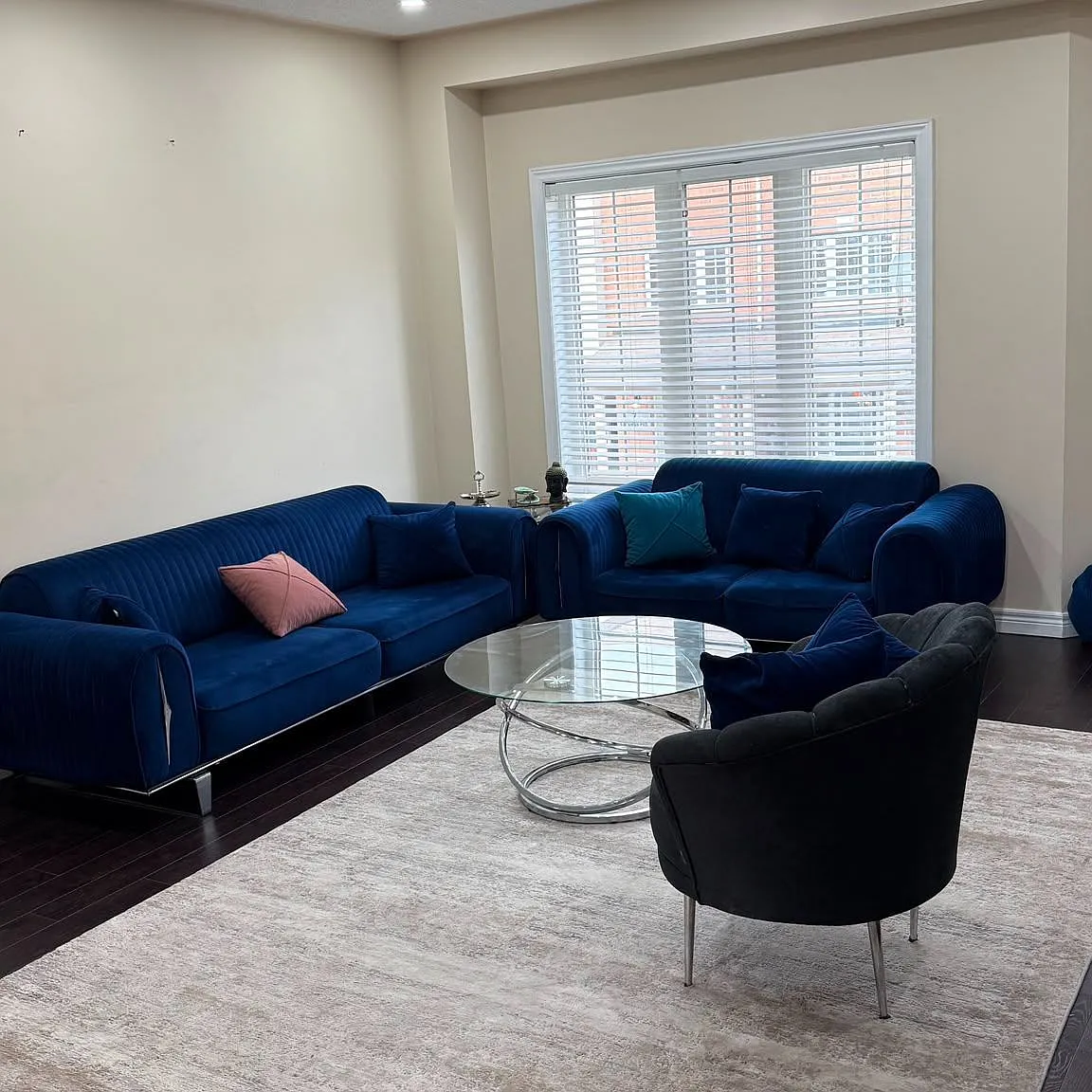 4 bed, $2,900 — Photo 1
