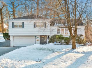 186 Baraud Rd N, Scarsdale, NY 10583