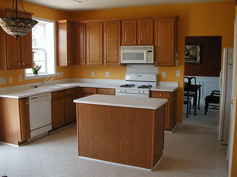 4 bed, 2.5 bath, 2196 sqft, $2,800 — Photo 3