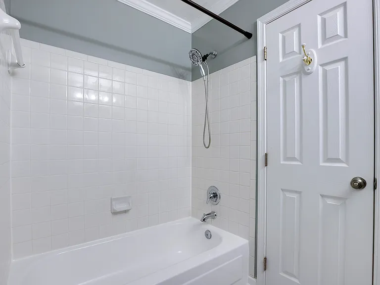 5610 Gosling Ct — Photo 32