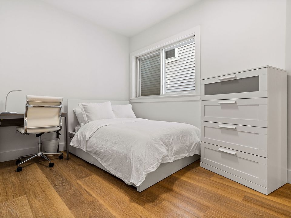 1st image of 695 Bennington St #6