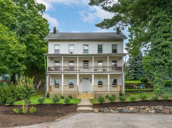 3 Rams Hl #1, Glenwood Landing, NY 11547