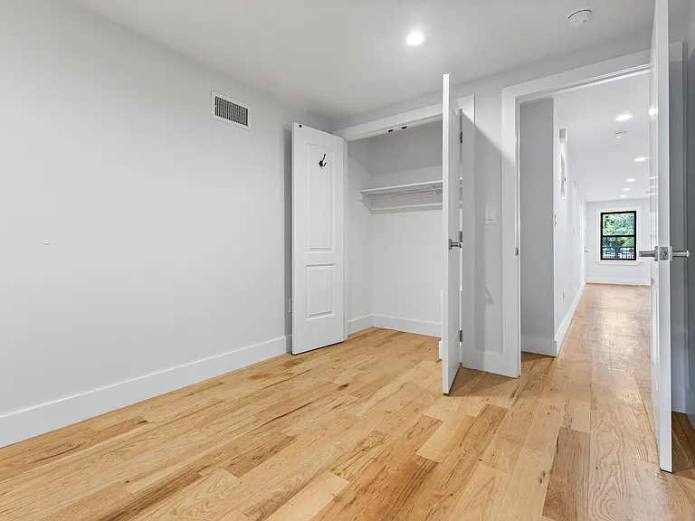 118 Cooper St #1 — Photo 11