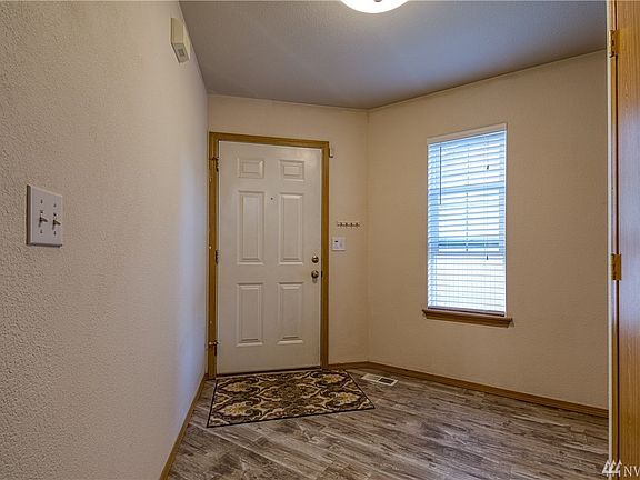 4th image of 1320 130th St E