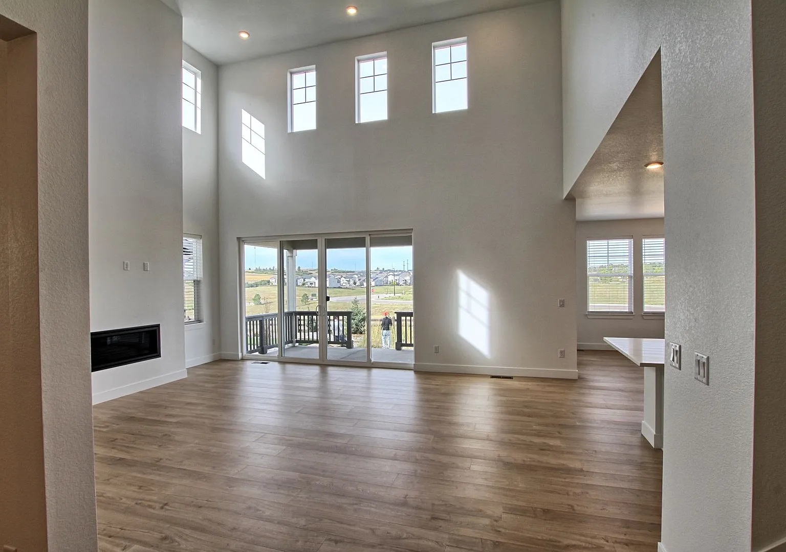 Brand new 4 bed 2.5 bath home in Macanta — Photo 3