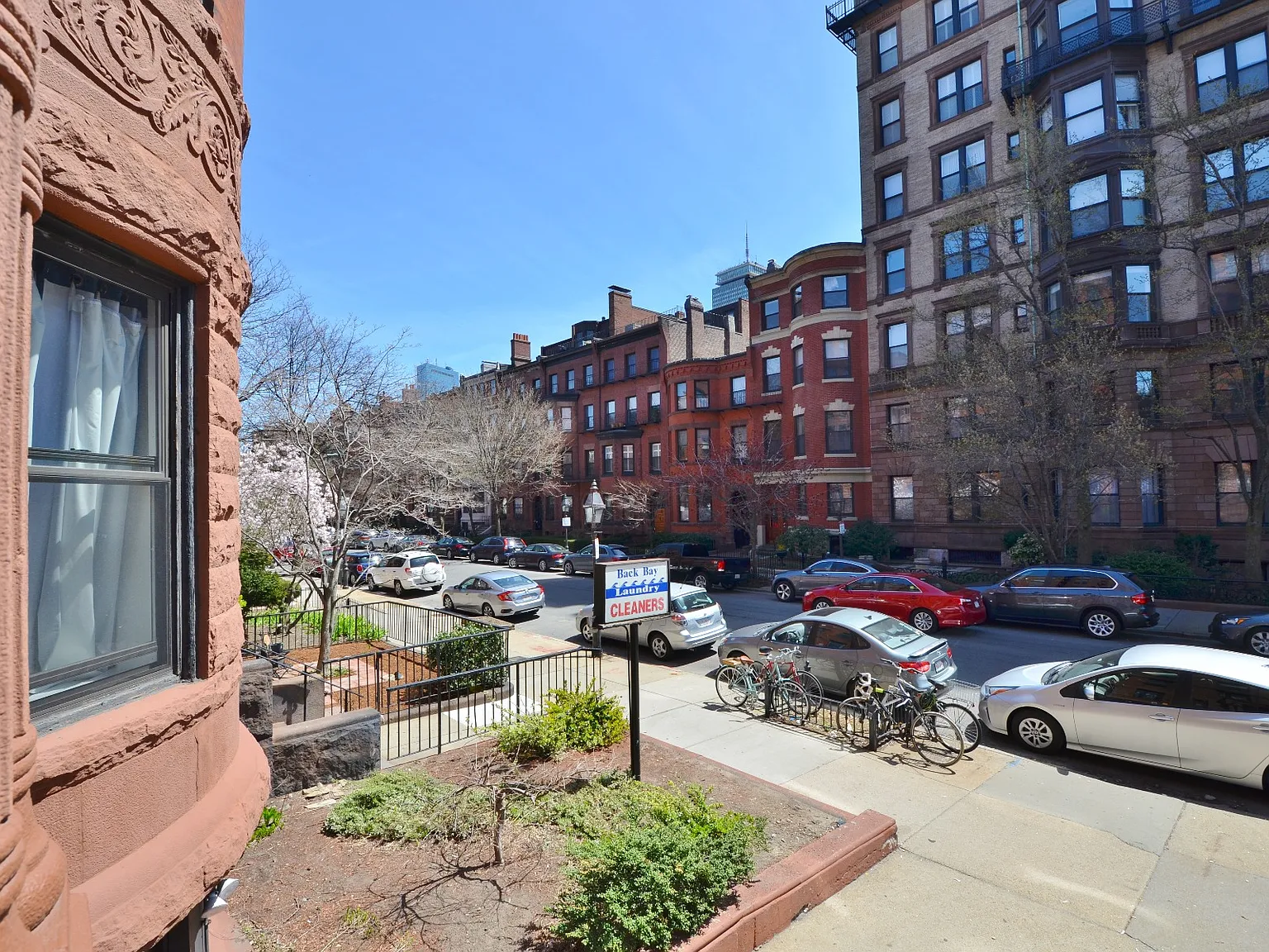 1 bed, 999 sqft, $2,600 — Photo 4