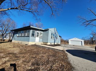 4915 Weiden Rd, Waterloo, IA 50701